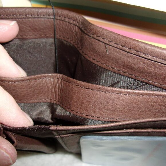 E-152 NIB FOSSIL WOMENS ESP POP STITCH TRIFOLD WALLET - Picture 8 of 12